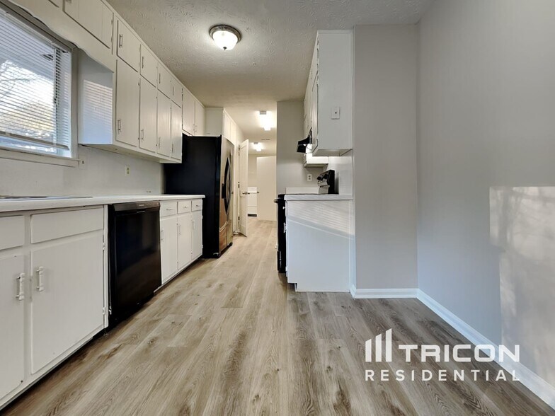 Building Photo - 4621 Cedar Brook Dr SE