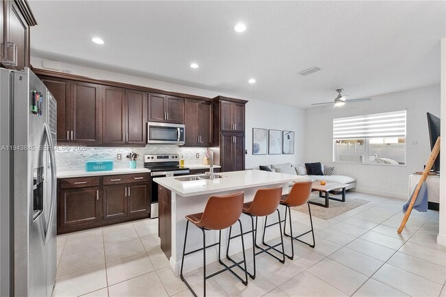 Building Photo - 1827 Sandpiper Pointe Pl