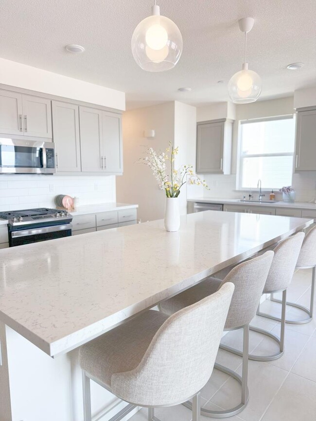 Building Photo - 9776 Seawind Wy