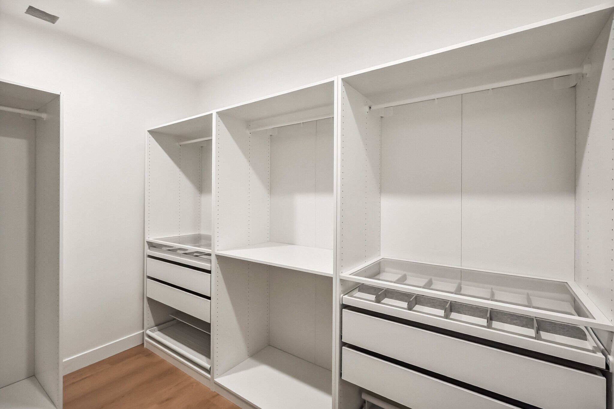 Primary Suite | Bedroom #1 | Walk-In Closet - 4702 Kraft Ave