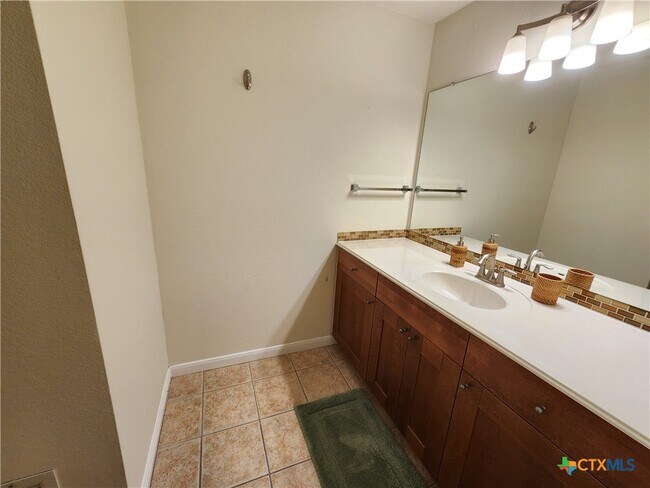 Building Photo - 7685 Northcross Dr
