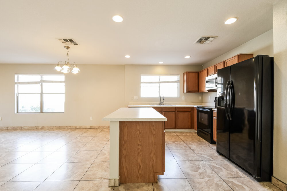 Building Photo - 2768 W San Carlos Ln