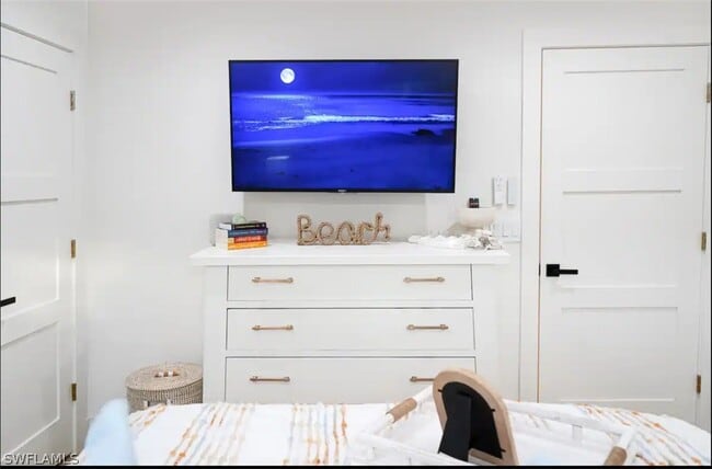 Building Photo - 763 102nd Ave N