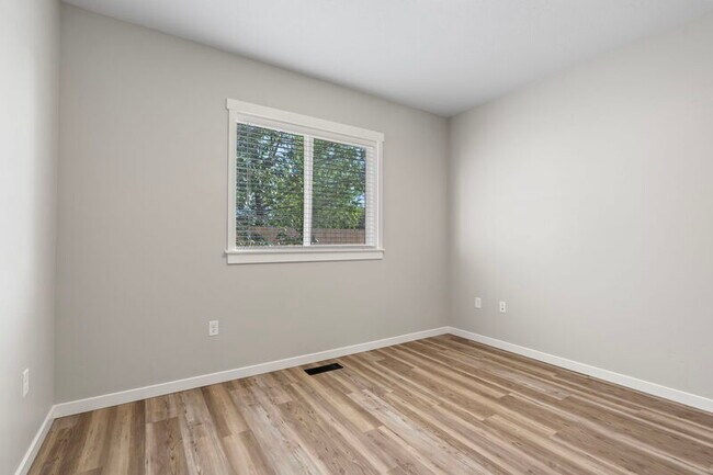 Building Photo - 3716 Custer Dr