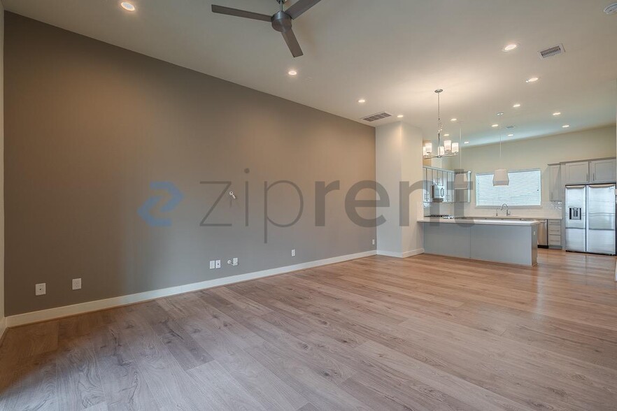 Building Photo - 5209 Allen St