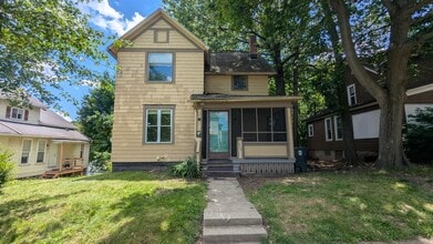 Building Photo - 498 Gage St
