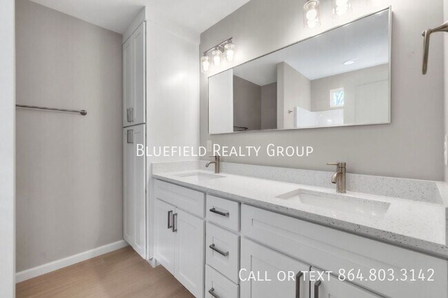 Building Photo - 253 Woodruff St
