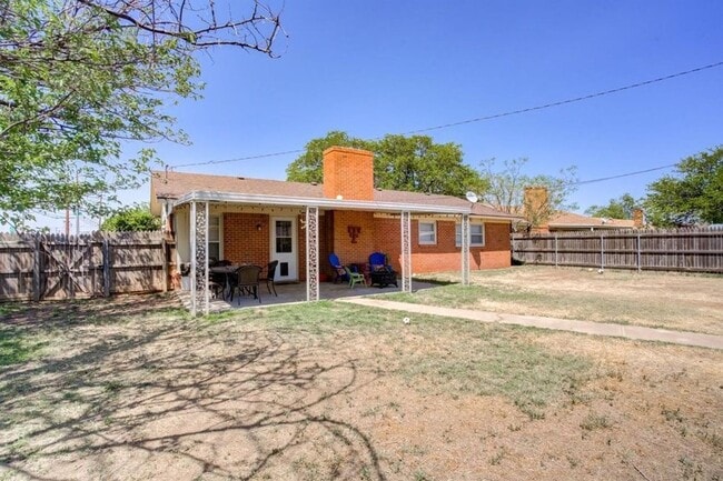 Building Photo - Close to TTU and LCU