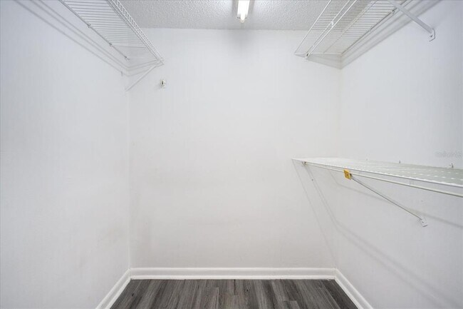 Building Photo - 5013 Vineland Rd