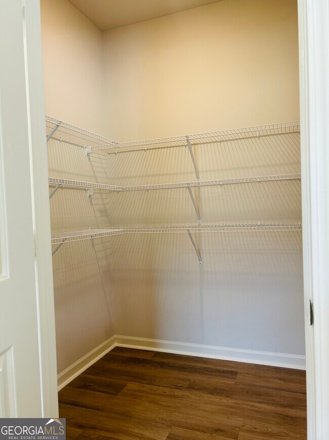 Building Photo - 112 Glenrise Dr