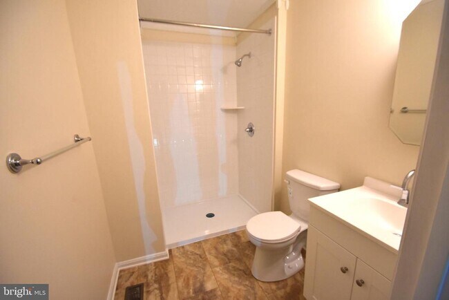 Building Photo - 106 Smithfield Ct