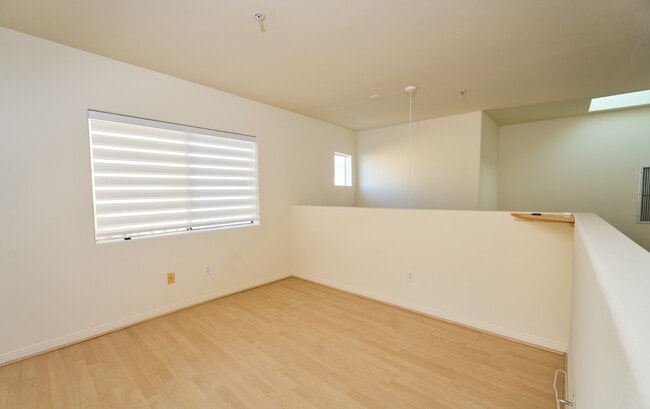 Loft 10.5 x 10.5 - 12060 Hoffman St