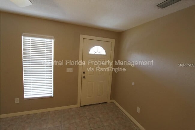 Building Photo - 1330 W Fowler Dr
