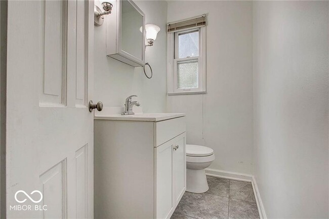 Building Photo - 5043 Boulevard Pl