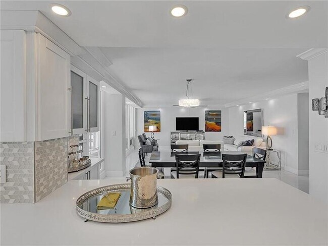 Building Photo - 4280 Galt Ocean Dr
