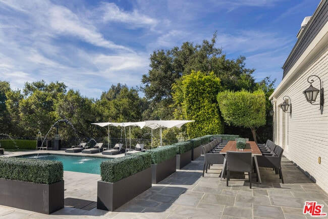 Building Photo - 10847 Bellagio Rd