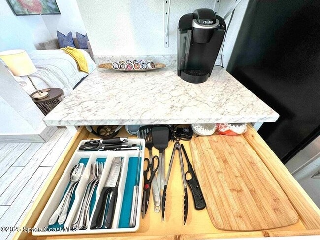 Building Photo - 1533 Richards Dr NE