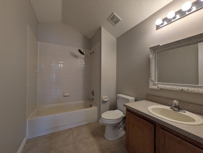 Building Photo - 5/3 Single Family Home at East Lake Cove i...
