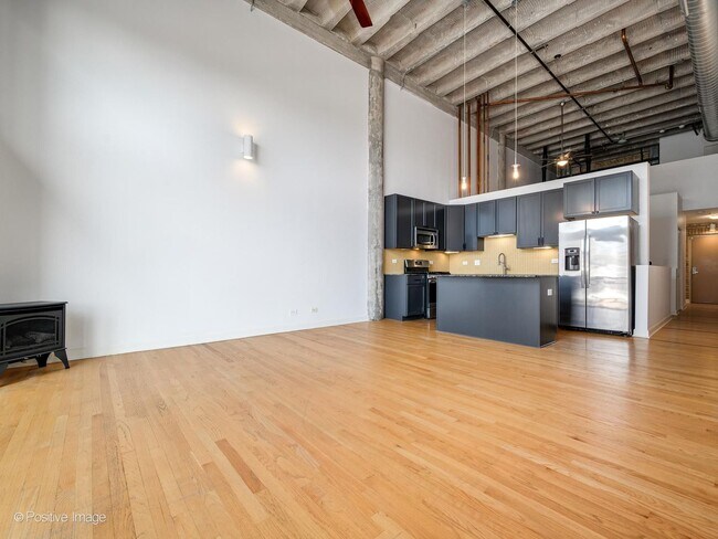 Building Photo - 2545 S Dearborn St