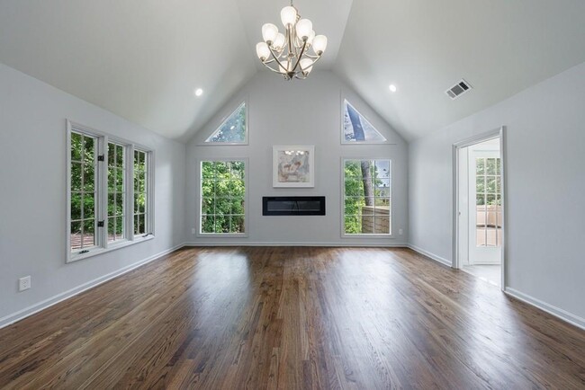 Building Photo - 459 Atlanta Country Club Dr