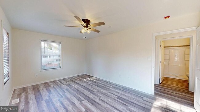 Building Photo - 40750 King Dr