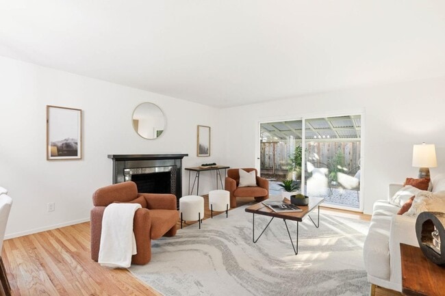 Building Photo - 841 Nectarine Ave