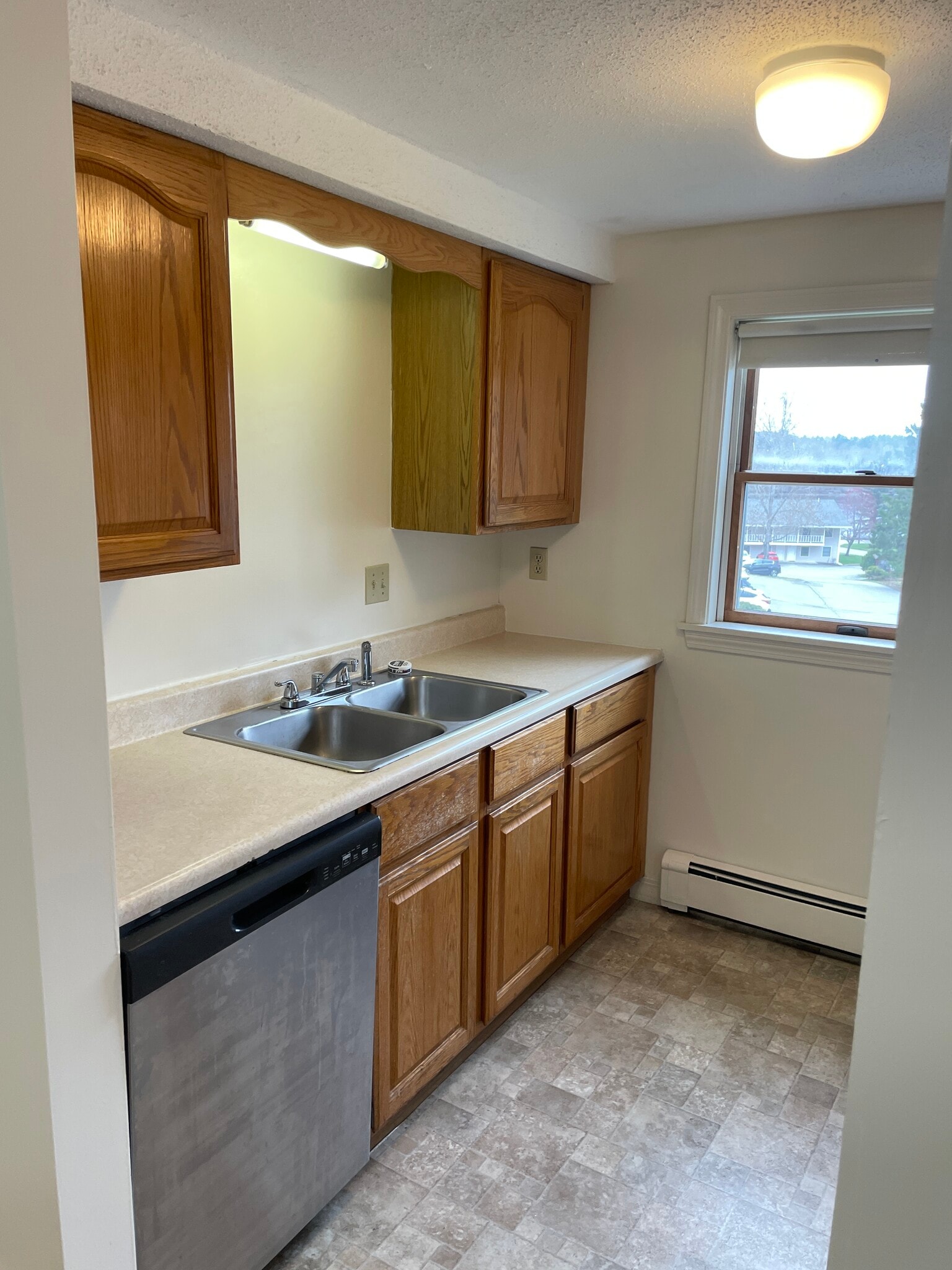 Building Photo - 834 State St