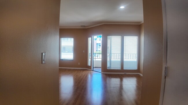 Building Photo - 655 Columbia St