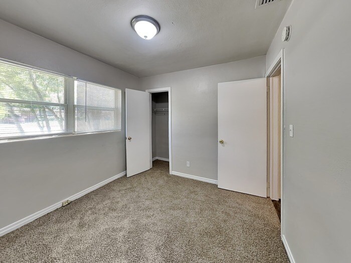 Building Photo - 6735 Gaillardia Rd S