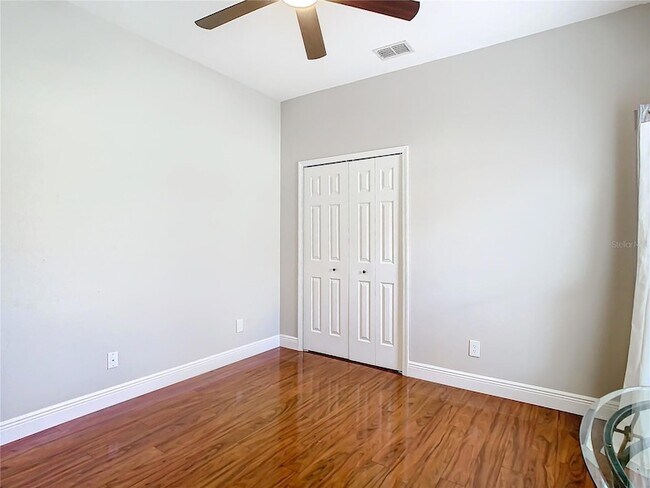 Building Photo - 16829 Midsummer Ln