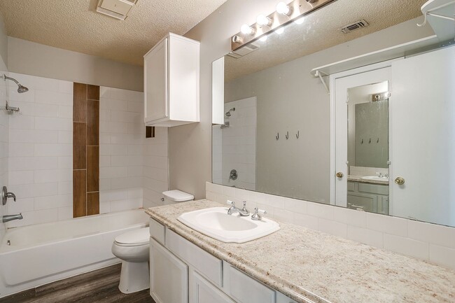 Building Photo - 4517 Compass Ct
