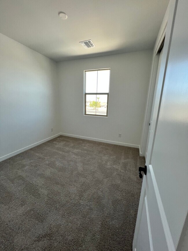 Building Photo - 2773 Claire Dr