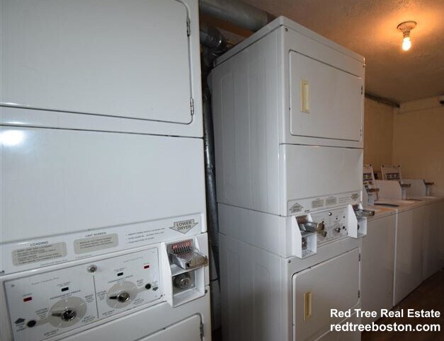 Building Photo - 168 N Beacon St