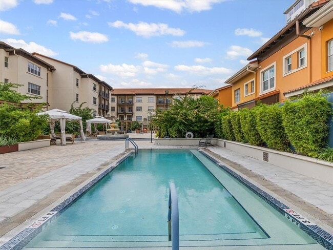 Building Photo - 200 4th Ave S