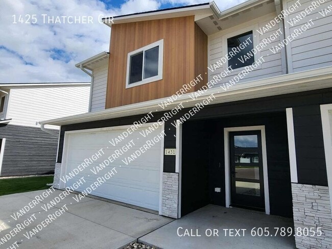 Building Photo - 1425 Thatcher Cir