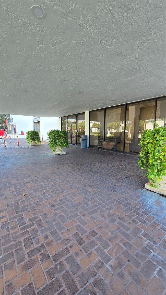 Building Photo - 13499 Biscayne Blvd