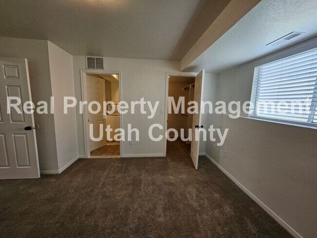 Building Photo - 81 S 220 W St