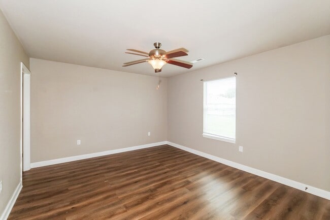 Building Photo - 3 BR/2BA | Newly Renovated Single Family Home | 1-Car Garage | Front yard!