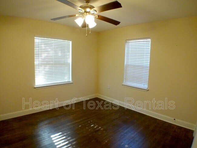 Building Photo - 2729 Proctor Ave