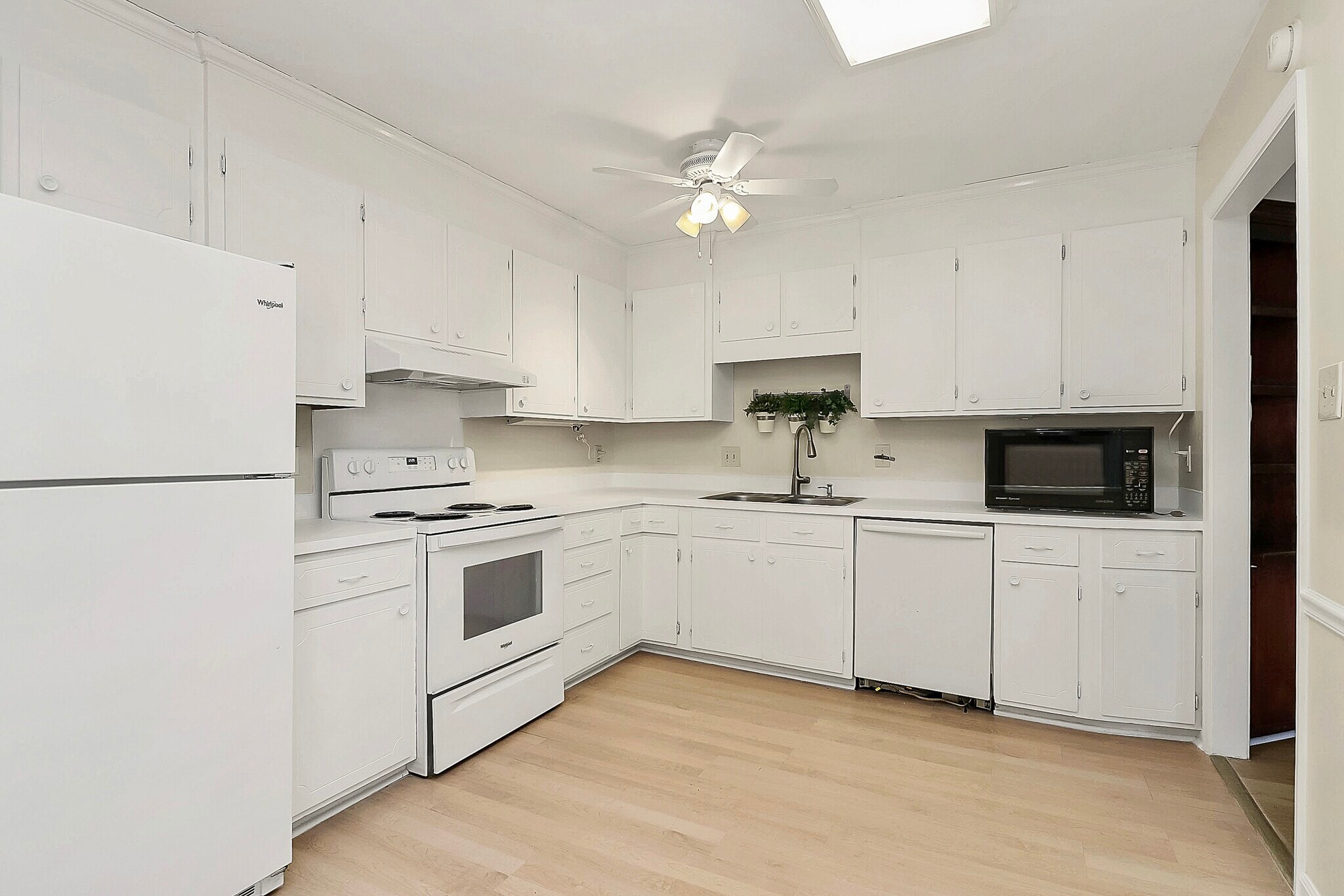 Building Photo - 6635 Olde Savannah Rd