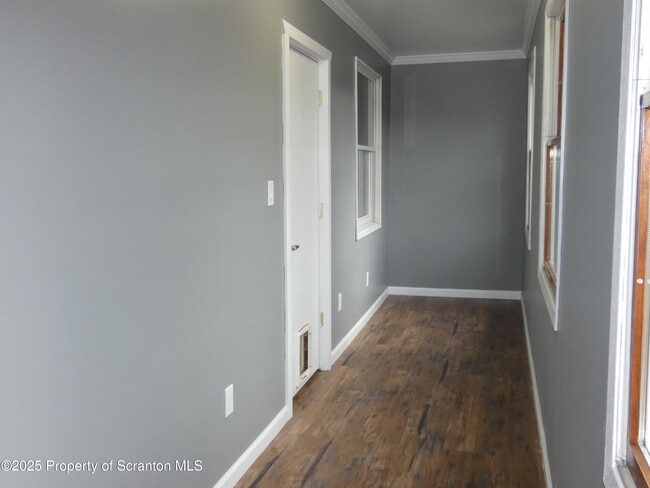 Building Photo - 620 Sanderson Ave