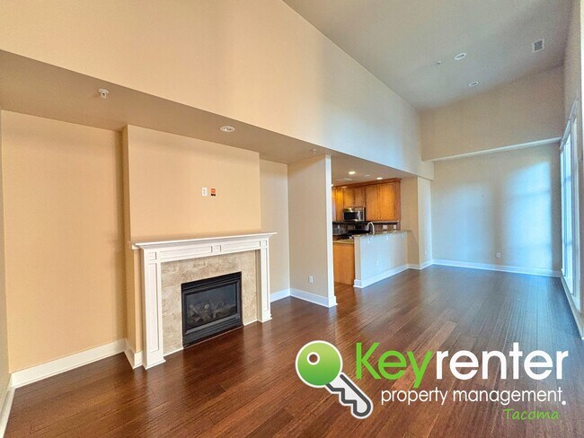 Building Photo - Luxury 2-Bed Condo in Tacoma, No Neighbors...
