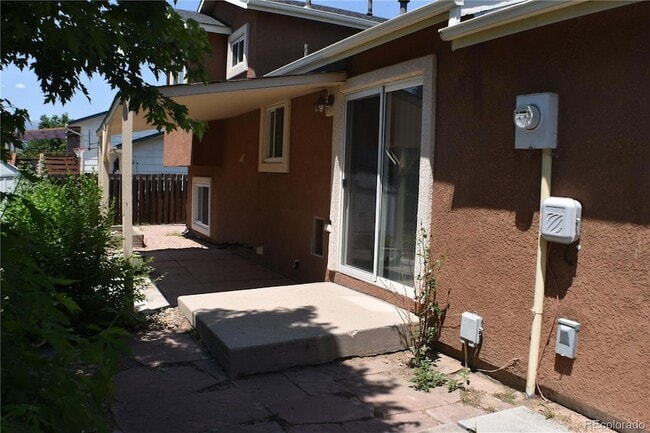 Building Photo - 4585 Gatewood Dr