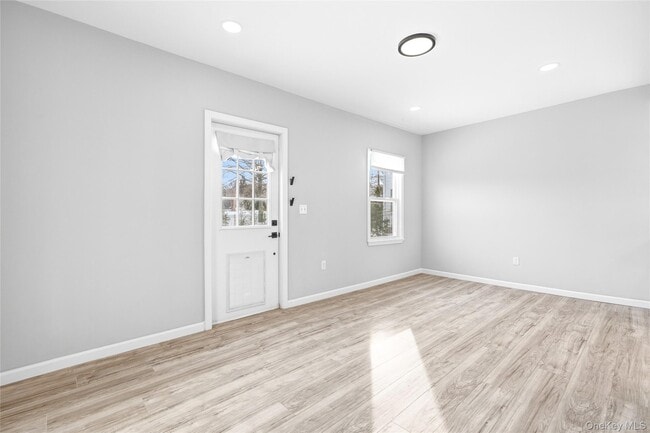 Building Photo - 78 Maple Ave