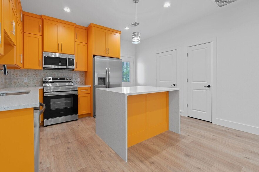 Building Photo - 124 S Mockingbird Cir