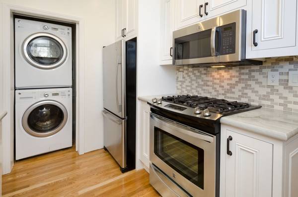 Kitchen - 2140 Pacific Ave