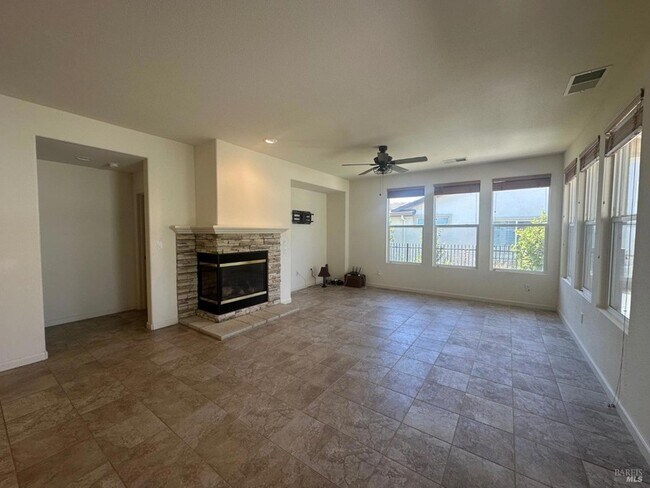 Building Photo - 107 Riviera Dr