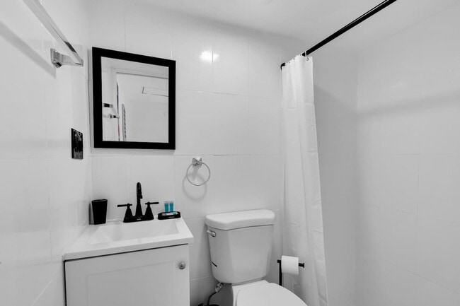 Building Photo - 7001 Coolidge St