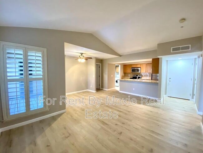 Building Photo - 200 E Southern Ave