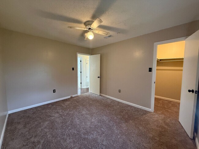 Building Photo - 3313 Camak Dr